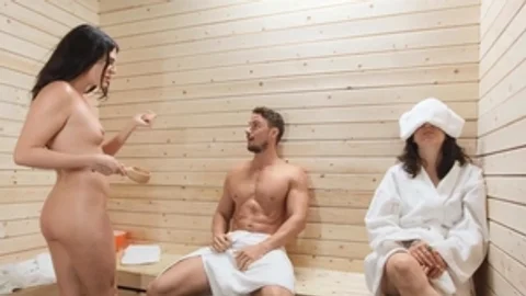 Trans Angels: Cumshot wet caucasian transsexual Bailey Archer