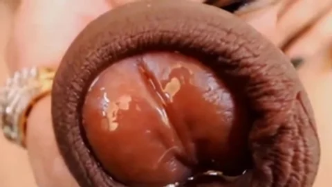Succulent t-girl Stimulates Herself With vibrator