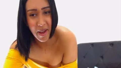 shelady In Yellow Wants To Give u A Lap Dance