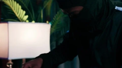 Trans Angels: Bella's Blackout Bandit gets his Just Desserts