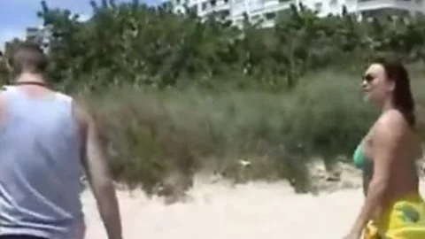 Kourtney's Beach Pickup