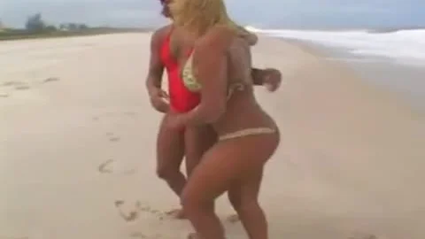 breasty babe Made A tranny Sex Hungry