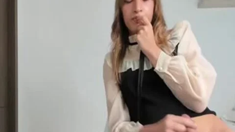 Beautiful amateur homemade masturbating live on cam