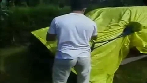 Receiving facial outdoors