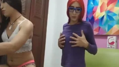 pair shelady Jerking 10-Pounder And Fingering buttholes