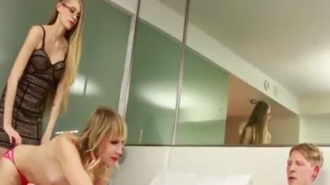 TS River Enza Cheered On During throbbing pecker Penetration